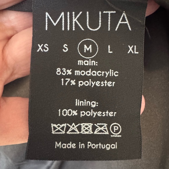 MIKUTA The Black Fluffy Jacket Faux Fur - Picture 9 of 11